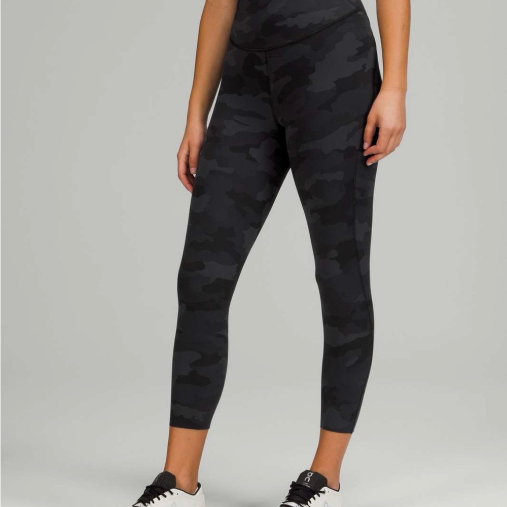 Lululemon Base Pace High Rise Crop 23” Camo Deep Coal Size 6 W6BR5S